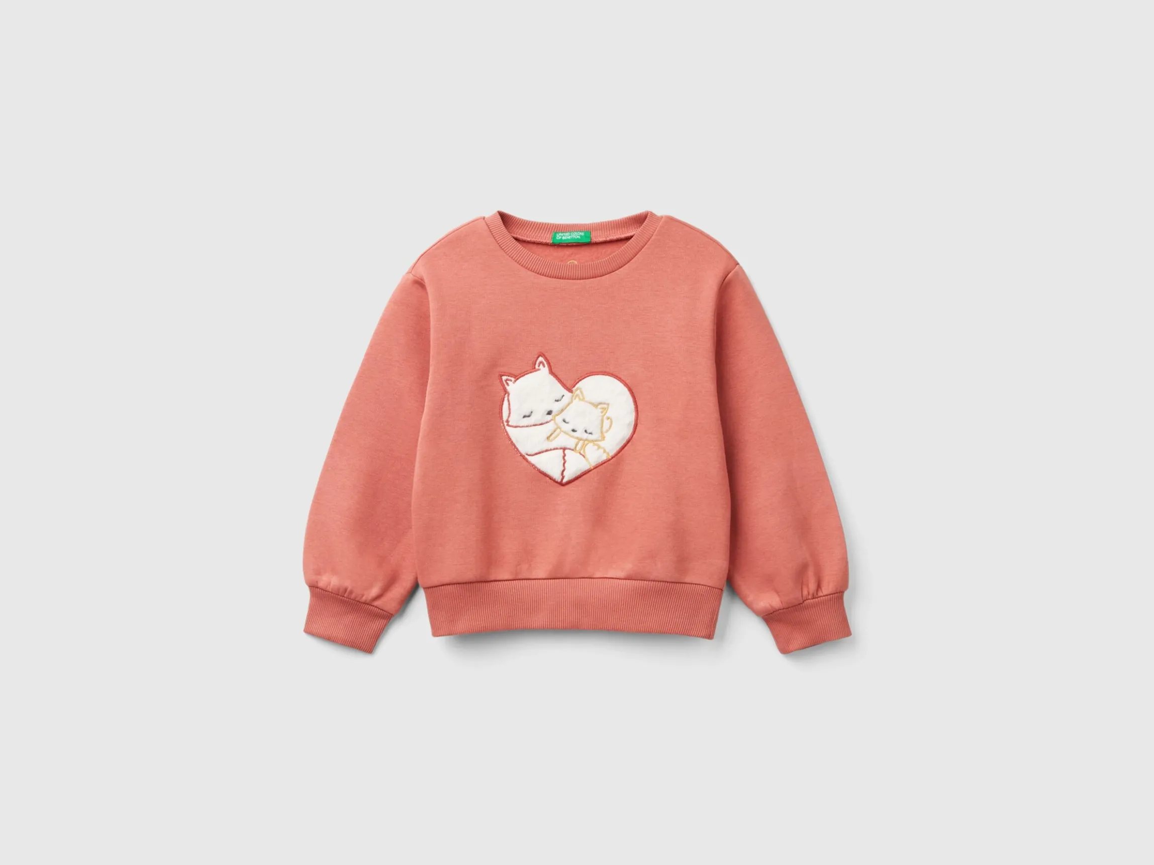 Warm sweatshirt with patch