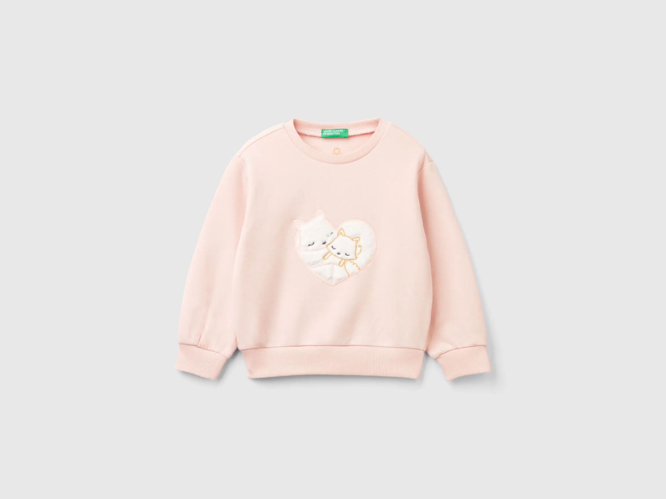 Warm sweatshirt with patch