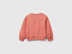 Warm sweatshirt with patch