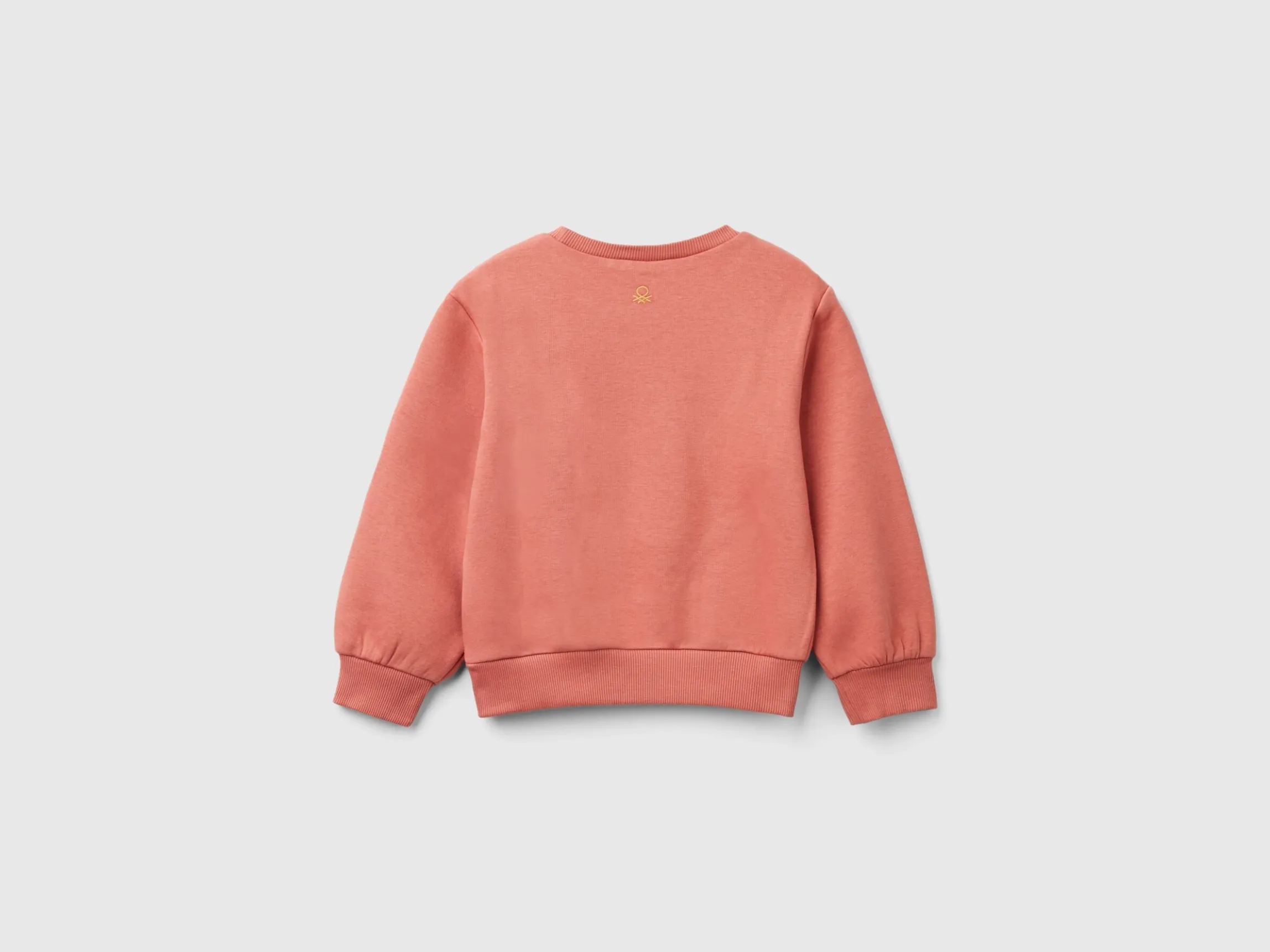 Warm sweatshirt with patch