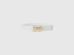 White belt with logoed buckle