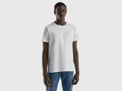 White t-shirt