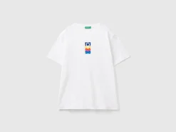White t-shirt in organic cotton with multicolored logo