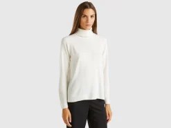 White turtleneck sweater in cashmere and wool blend