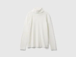 White turtleneck sweater in cashmere and wool blend