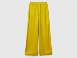 Wide trousers in 100% viscose
