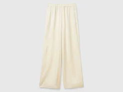 Wide trousers in 100% viscose