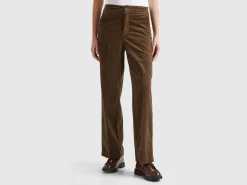 Wide velvet trousers