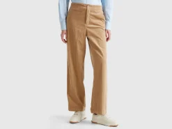 Wide velvet trousers