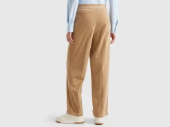 Wide velvet trousers