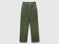 Wide velvet trousers