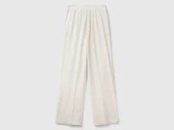 Wide velvet trousers