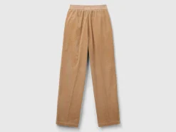 Wide velvet trousers