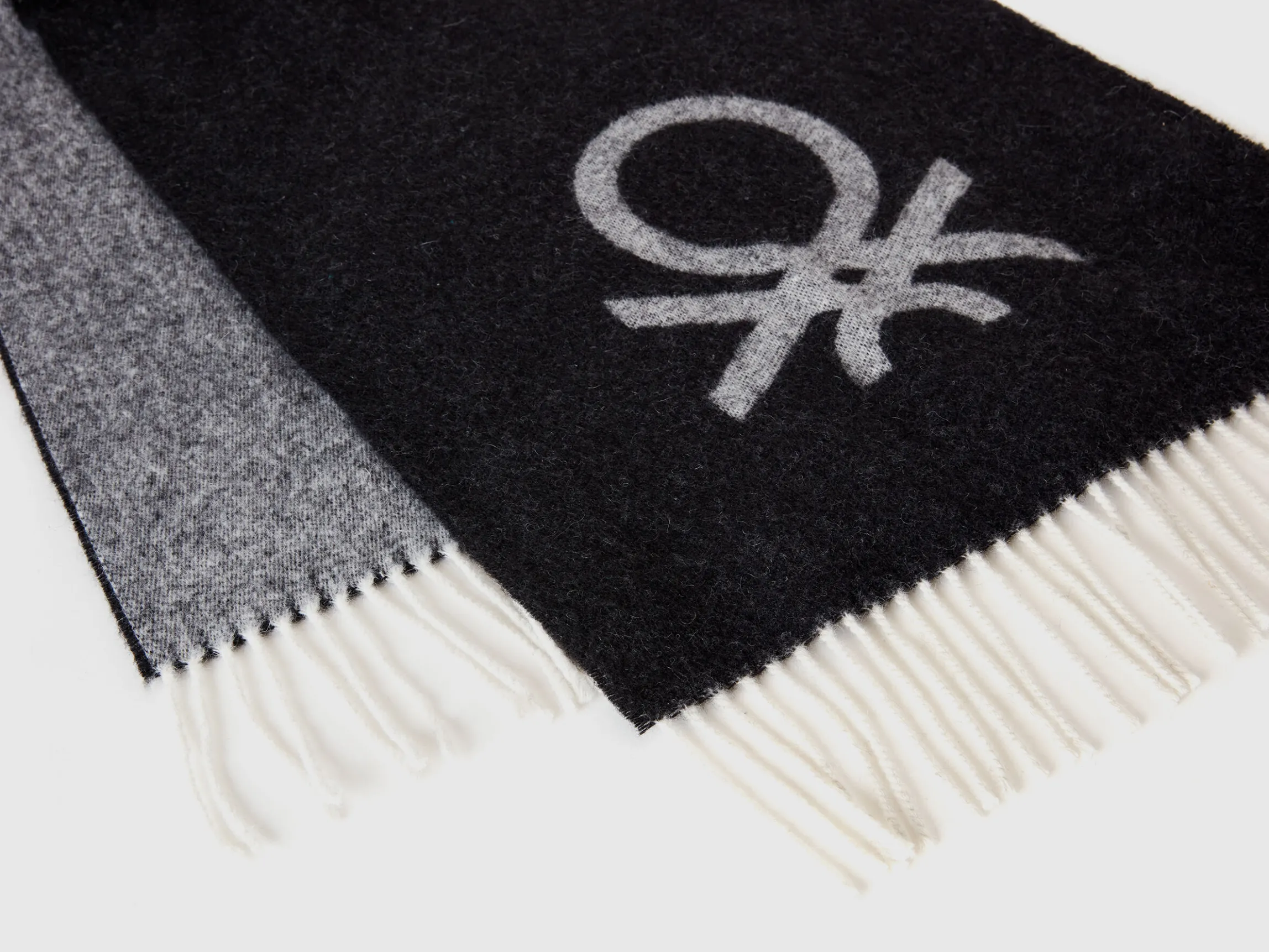 Wool and viscose blend scarf