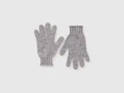 Wool blend gloves