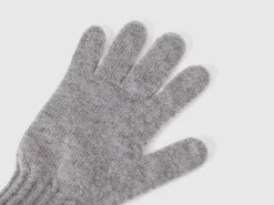 Wool blend gloves