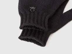 Wool blend gloves
