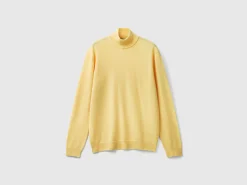 Yellow turtleneck in pure Merino wool