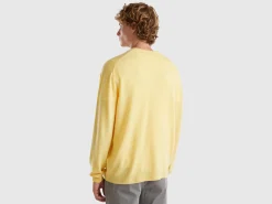 Yellow V-neck sweater in pure Merino wool